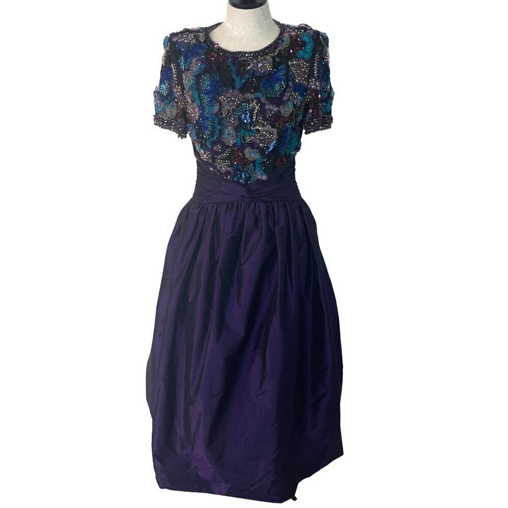 Victoria Royal Ltd. Vintage Womens Ballgown Size 8 80s 90s Beaded Silk Purple